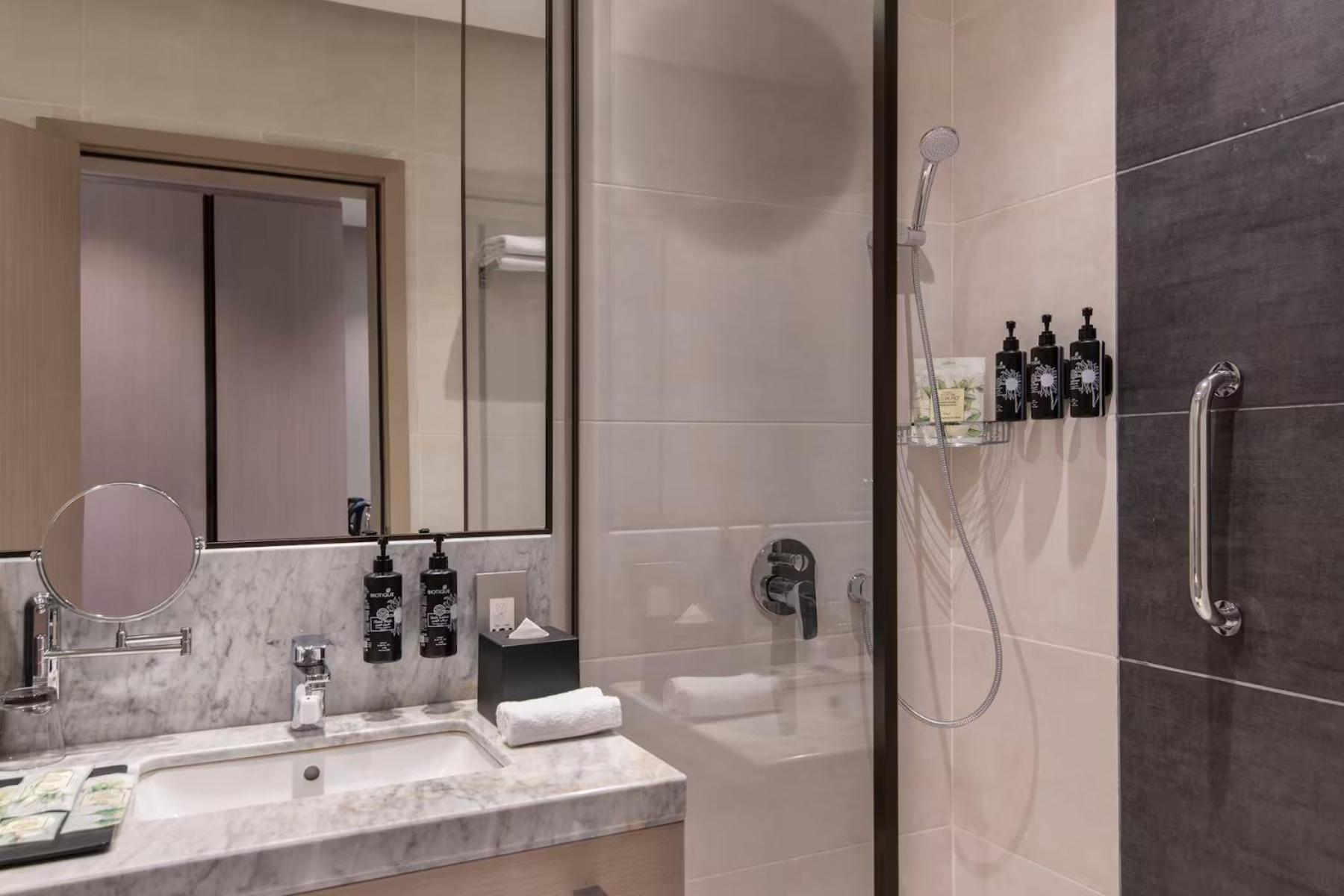 Ramada By Wyndham Riyadh King Fahd Road Exterior foto